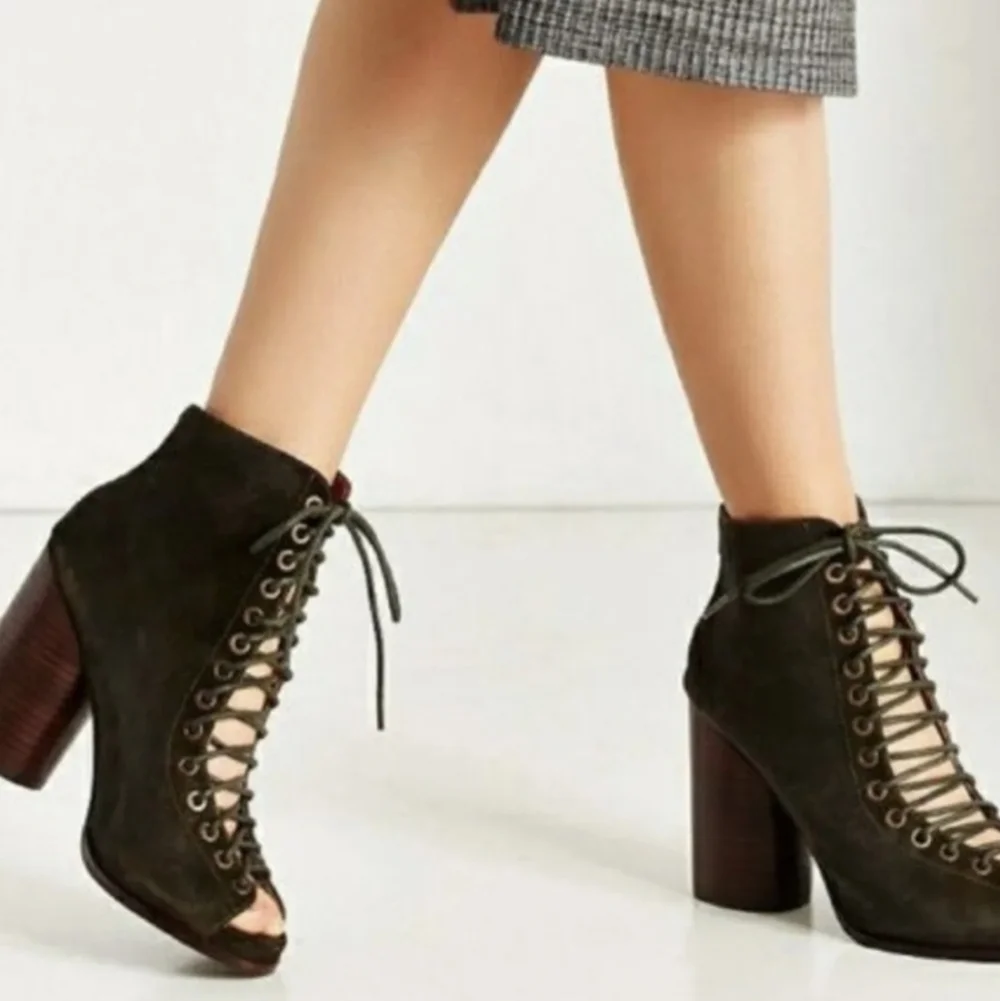 Jeffrey Campbell good jeffrey